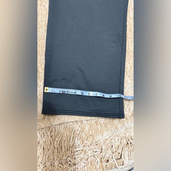 ALO Yoga Women’s gray Wide-Leg Sweatpants - Picture 11 of 13